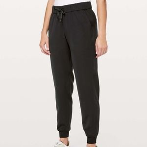 Lululemon On the Fly Jogger
